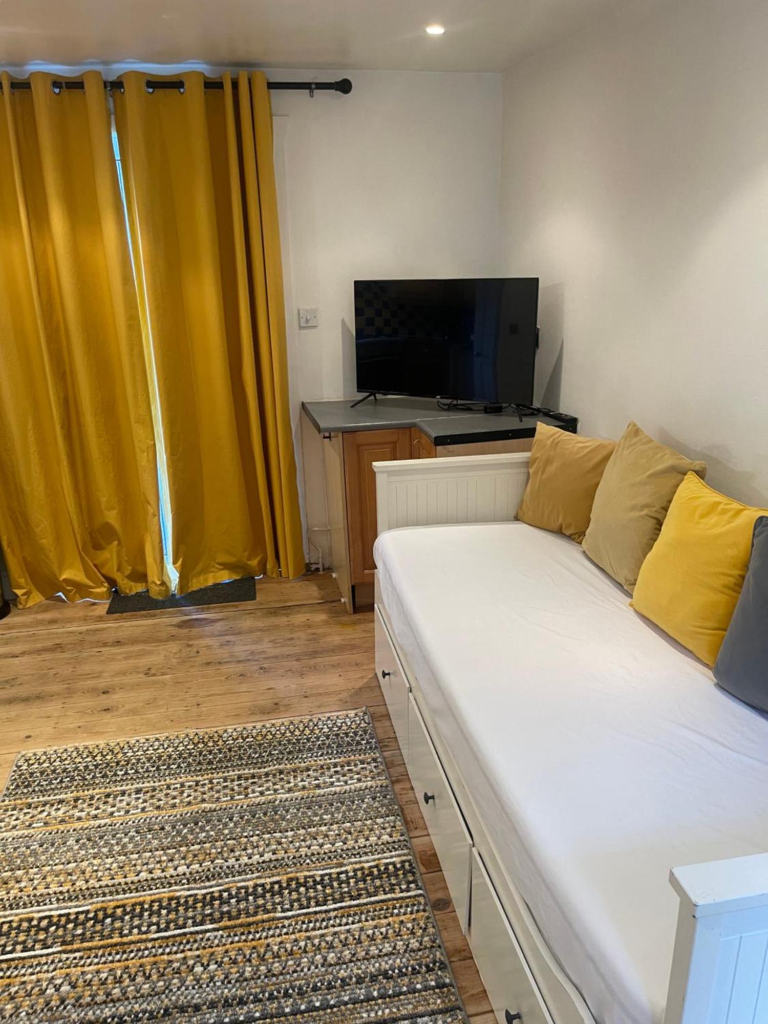A Lovely One Bed Flat In North Finchley Esterno foto